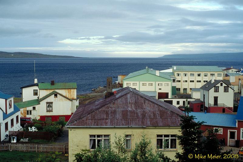 Iceland-1998-58.jpg - The village of Holmavik