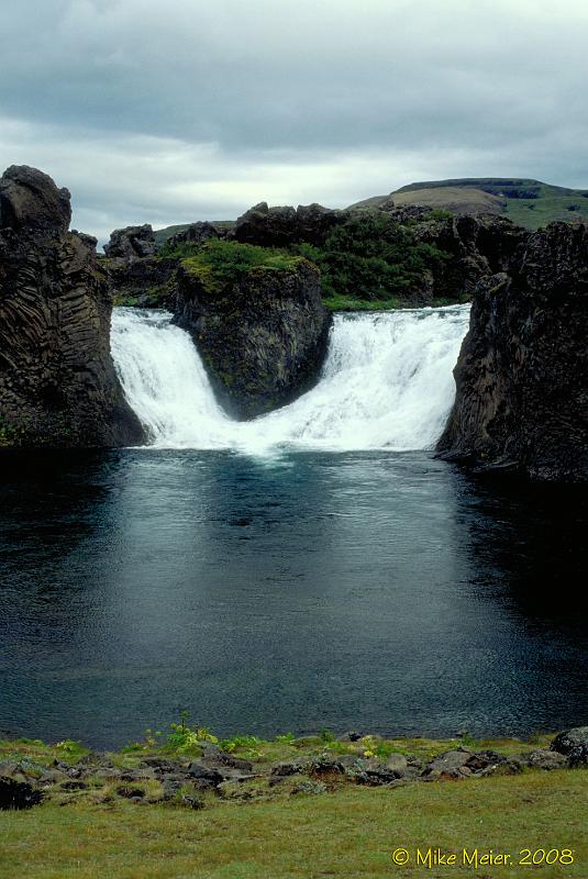Iceland-1998-16.jpg - Hjalparfoss, near the confluence of Rivers Thjorsa and Fossa in the Thjorsa Valley.
