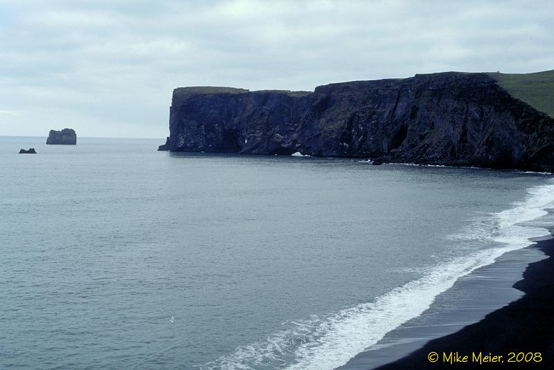 Iceland-1998-33.jpg - On the black sand beach at Dyrhólaey