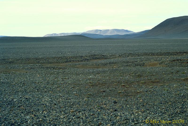 Iceland-1998-47.jpg - Baren landscape inland