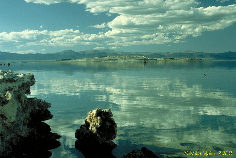 MonoLake-1999-102.jpg - Mono Lake, looking towards Paoha Island