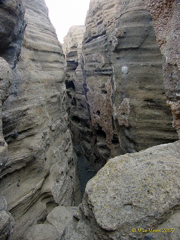 MonoLake-2002-02.jpg - Inside the Black Point fracture