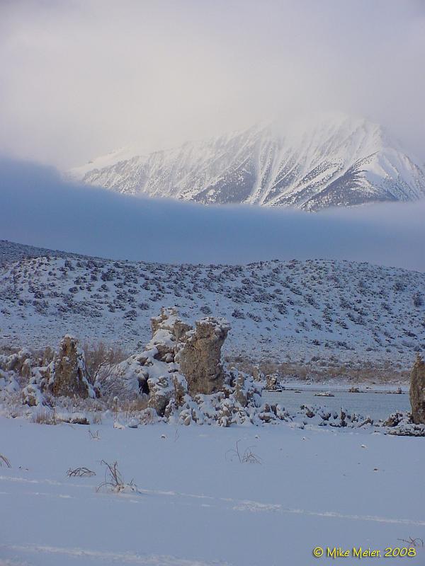MonoLake-2004-11.jpg - Mono Lake Fresh Snow Sunrise