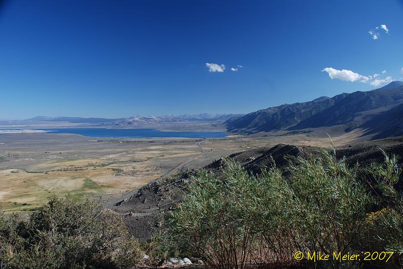 MonoLake-2007-01.jpg - Mono Lake, from the HWY-395 vista point
