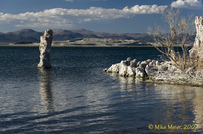 MonoLake-2007-06.jpg - Mono Lake