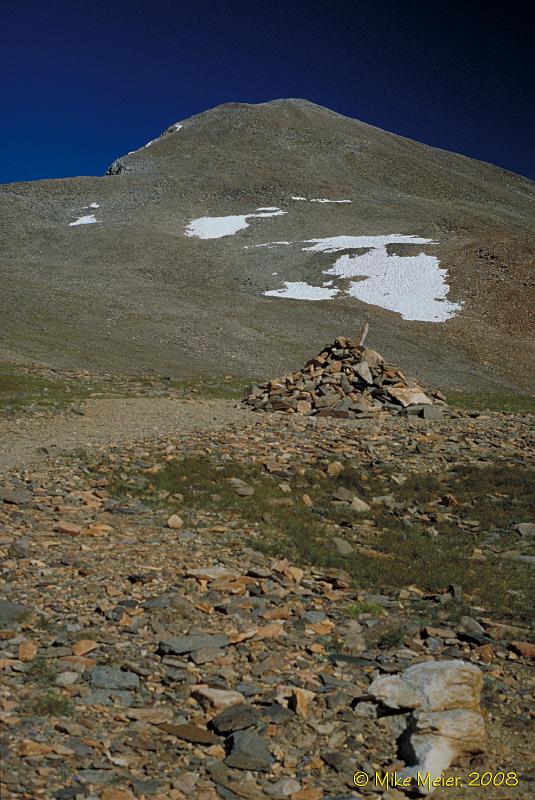 Tioga-1999-159.jpg - At the saddle on Mount Dana